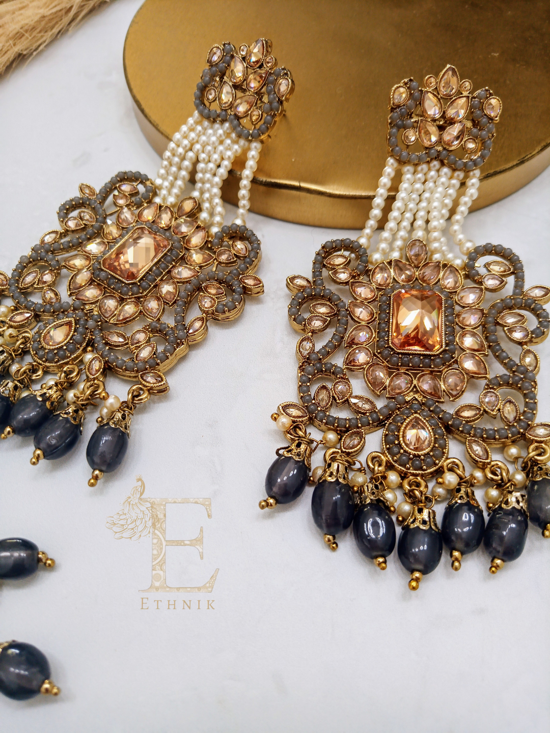 Balam Pichkari - Grey